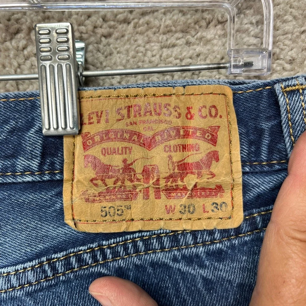 Levi's 505 Regular Fit Jeans Mens 30x30 Medium Wash Straight Leg 5-Pocket Denim